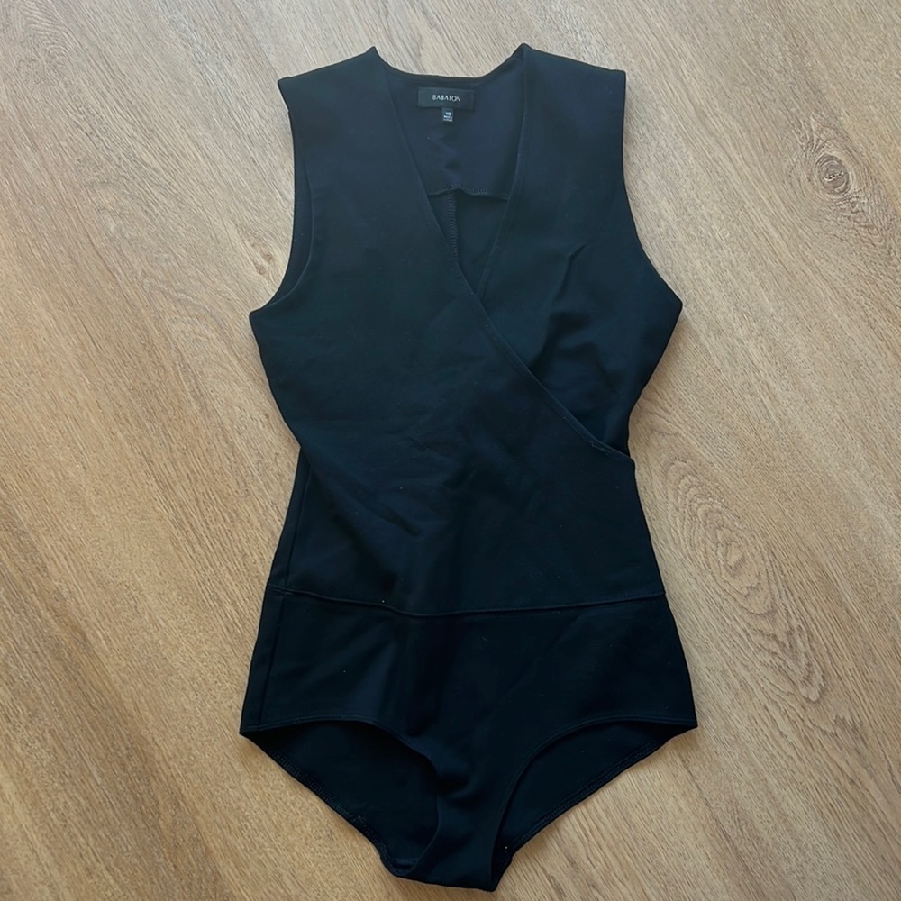 Aritzia Babaton, black shirt sleeve bodysuit